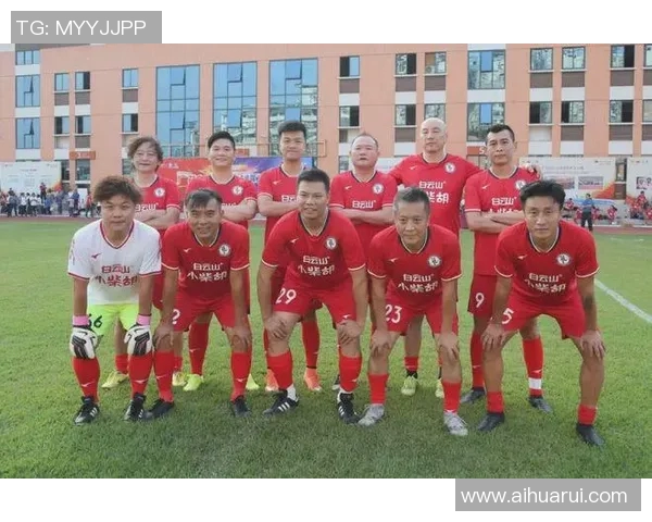 足球明星齐聚一堂身着西装展现风采视频精彩瞬间回顾